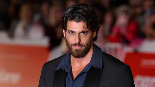 Can Yaman: "Un aspecto de mi personalidad que tenía de joven es que estudiaba mucho y no era muy sociable" noticias imagen