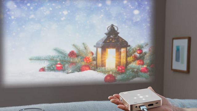 Este proyector de Kodak cabe en un bolsillo y es ideal para llevártelo de vacaciones o a casa de un amigo y disfrutar de contenido a lo grande en cualquier parte noticias imagen