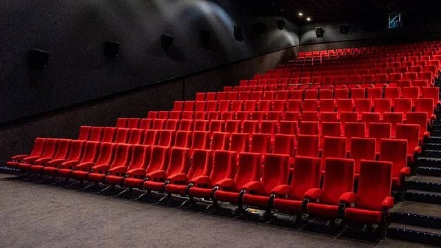 Todos nos hemos hecho esta pregunta al menos una vez: ¿Por qué las butacas del cine son rojas? noticias imagen