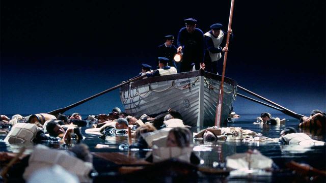 "No tuve sensibilidad": James Cameron sigue arrepintiéndose de una famosa escena de 'Titanic'