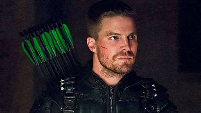 “Nuestra serie era tratada como una mierda”: Stephen Amell sigue cabreado porque el constante ninguneo a 'Arrow'