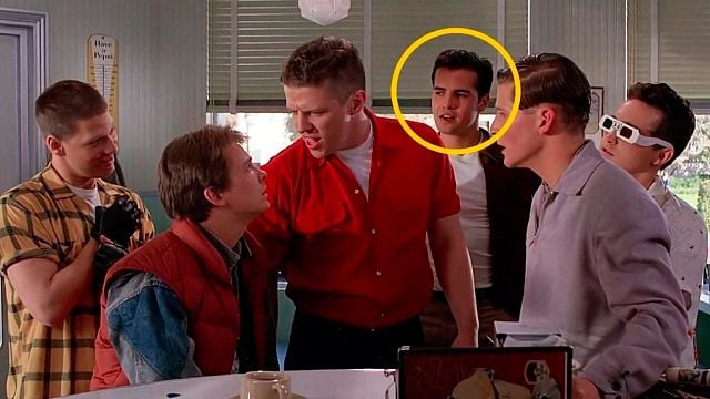 Ha estado 40 años delante de nuestros ojos, pero no habíamos reconocido a esta estrella de 'Titanic' en 'Regreso al futuro' noticias imagen