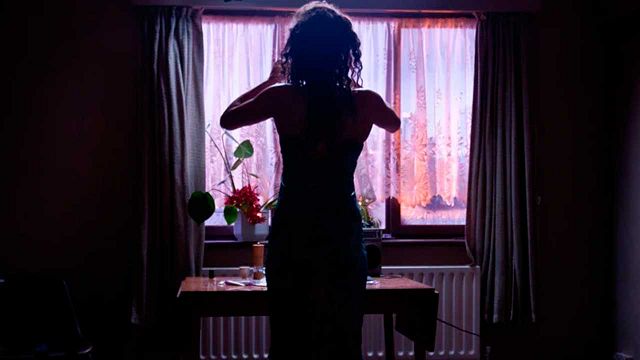 Murió mientras envolvía regalos de Navidad, pero nadie se enteró hasta tres años más tarde noticias imagen