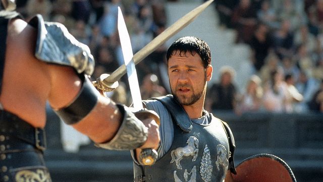 Russell Crowe se hirió de verdad rodando 'Gladiator': pausa la película en el 00:10:53 para ver cómo sus cicatrices acabaron dentro de una épica escena noticias imagen