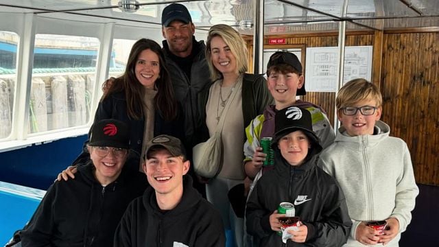 "El elefante en la habitación": La esposa de Alan Ritchson envía un mensaje a la actriz que interpreta a su interés amoroso en 'Reacher' noticias imagen