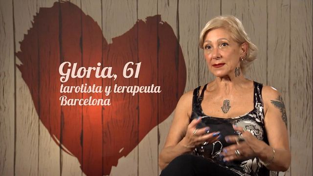 La soltera de 'First Dates' que sorprendió a Carlos Sobera: prima del Papa Francisco y tarotista noticias imagen