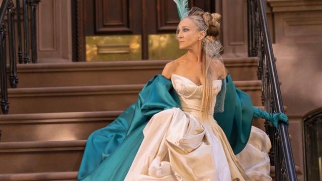 Sarah Jessica Parker ha conservado una preciosa blusa de Chanel de Carrie Bradshaw durante 24 años: ahora la lleva en 'And Just Like That'