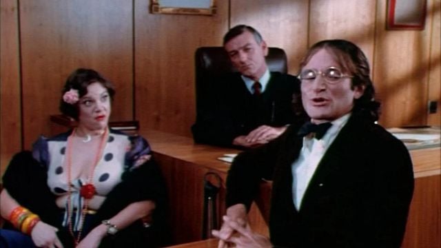 Debutó hace 48 años en la secuela de una comedia picantona. Cortaron todas sus escenas, pero acabó convirtiéndose en la persona más querida de Hollywood. ¿Le reconoces? noticias imagen