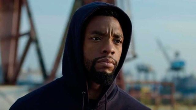 "Dijo que eso era lo que yo merecía cobrar": Chadwick Boseman cedió parte de su sueldo a su coprotagonista para conseguir que estuviese en la película