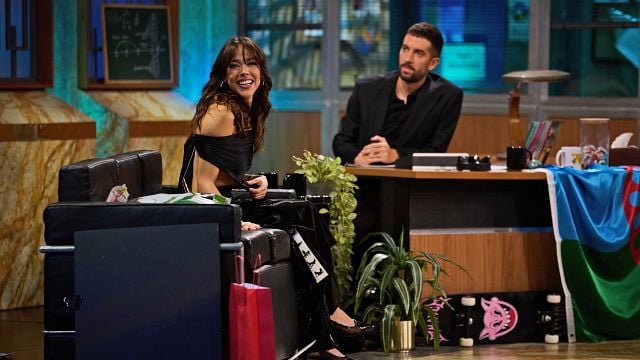 "Hay que saber como manejarse en el número uno": El zasca de Danna Paola a David Broncano en 'La Revuelta' noticias imagen