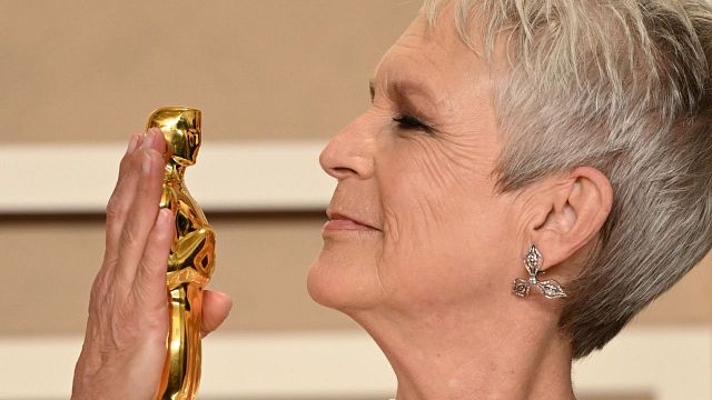 Jamie Lee Curtis está de enhorabuena por partida doble: reunión de 'Ponte en mi lugar' con Lindsay Lohan y un premio por su activismo con el colectivo LGTBIAQ+ noticias imagen