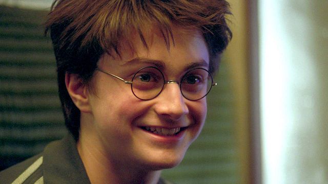 La descomunal cantidad de gafas que usó Daniel Radcliffe haciendo las ocho películas de 'Harry Potter' noticias imagen