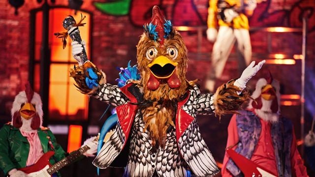 La máscara de 'Mask Singer 3' que conquista a la audiencia, pero a la vez desconcierta: ¿Quién es Gallo, Karlos Arguiñano o Paco Tous?