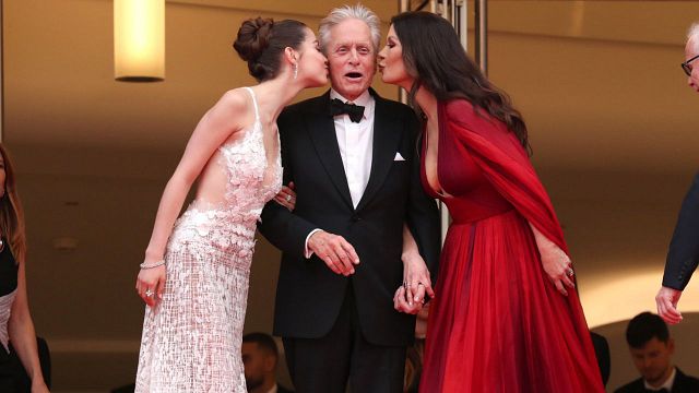 Así es la familia Zeta Douglas: uno de los matrimonios más estables de Hollywood del que podemos aprender un par de cosas noticias imagen