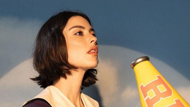 Así es Gracie Abrams, la maravillosa telonera de Taylor Swift, hija de un famoso director de Hollywood y actual pareja del actor Paul Mescal noticias imagen