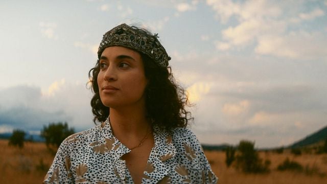 Una película que es crónica familiar y comentario social: "¿Es una princesa o 'la hija de un granjero que se cree la reina de Inglaterra'?" noticias imagen