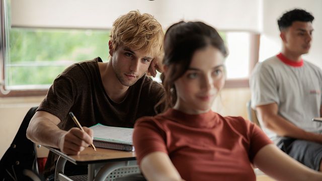 Mikel Niso y Eve Ryan, Hasley Weigel y Luke Howland en 'Boulevard': "Me gustaría que las lectoras digan: 'Esto es lo que hemos leído" noticias imagen