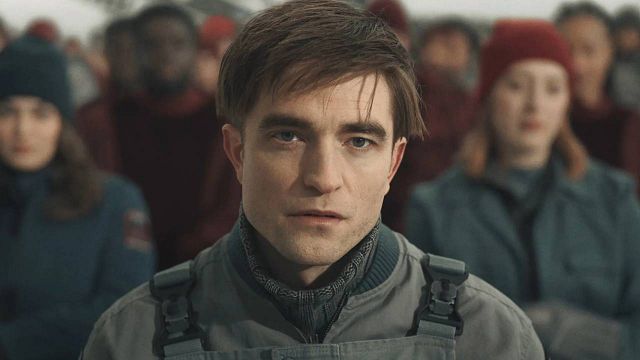 Robert Pattinson invitó a cenar a una fan obsesionada que acampó frente a su apartamento en España: “Me quejé de todo y nunca regresó” noticias imagen