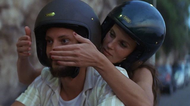 ¿Te apetece un fin de semana en la Riviera Francesa? Gente guapa y ricos estafados en 'Los amantes del engaño' noticias imagen