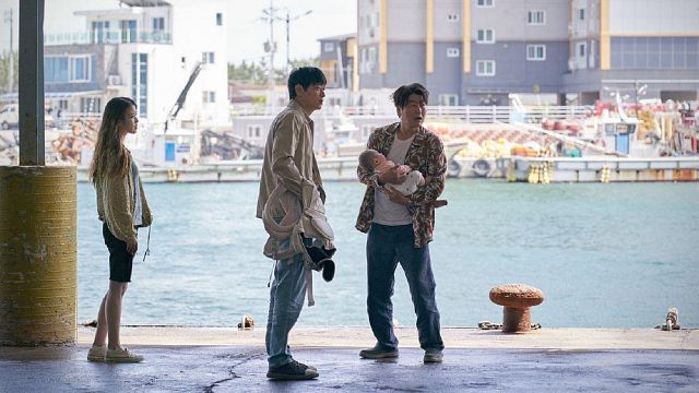 El lado más humano de Hirokazu Koreeda está en 'Broker': Descubre el detrás de las cámaras en exclusiva de lo nuevo del director noticias imagen