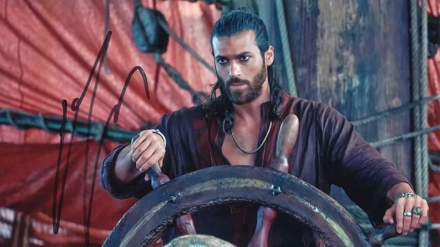 La serie de Can Yaman que batió récords de audiencia en Italia se verá pronto en España: Mediaset prepara el estreno de 'Sandokan' noticias imagen