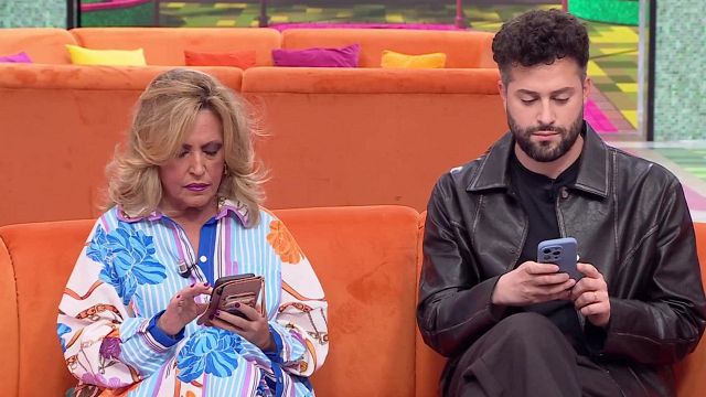 La decepción de Lydia Lozano con Javi de Hoyos tras 'La familia de la tele': "Le dije: 'Eres muy desagradecido" noticias imagen