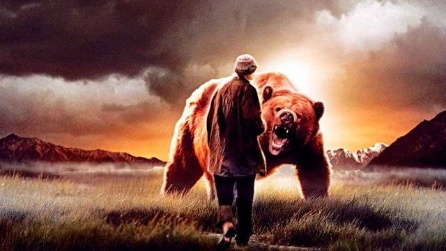 Un amante de los osos decidió convivir con ellos para documentar su vida: 13 años más tarde fue devorado junto a su novia por uno de ellos