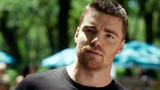 Netflix tiene una fecha límite para decidir el futuro de 'El agente nocturno' después de la temporada 3, así que el equipo ha movido ficha noticias imagen