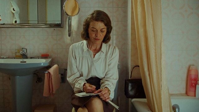 "A todas las Antonias que hay en nuestras vidas": descubre en exclusiva el tráiler de 'Un bany propi' noticias imagen