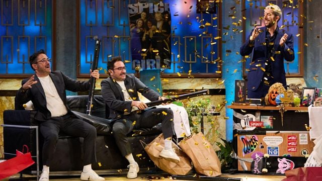 J. A. Bayona descoloca a David Broncano con una "excelente" broma en 'La Revuelta': "Muy bien ejecutada" noticias imagen