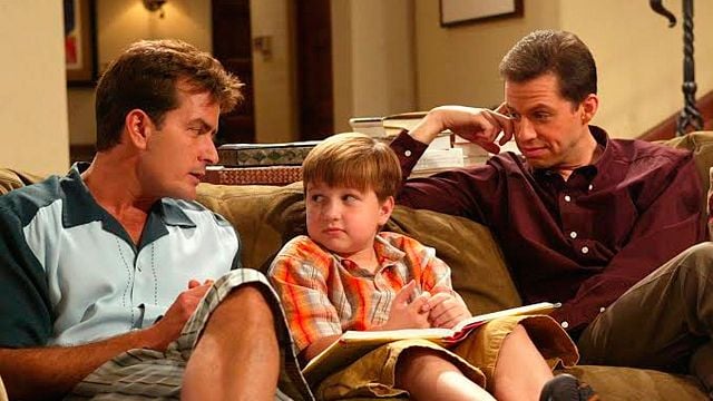 El sustituto de Charlie Sheen en 'Dos hombres y medio' no iba a ser Ashton Kutcher: Le ofrecieron 750.000 dólares por episodio, pero se echó para atrás noticias imagen