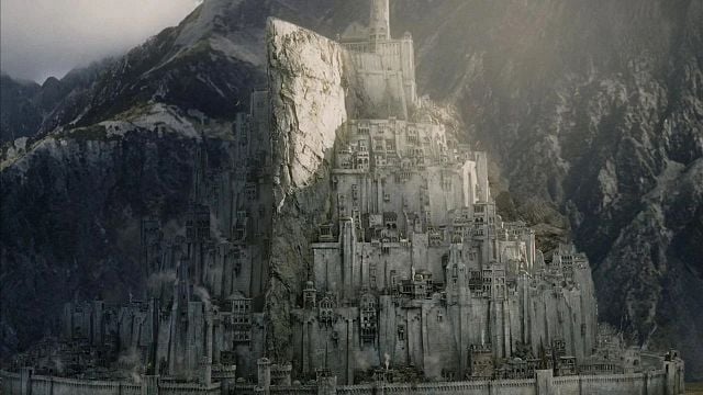 Pronto vas a poder construir las Minas Tirith de 'El señor de los anillos' con LEGO, pero prepara la cartera: cuesta 649,99€ noticias imagen
