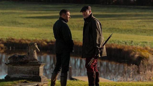 Es la serie de mafia más esperada del año: Guy Ritchie consiguió que Pierce Brosnan "tuviera ganas de levantarse a las 5 de la mañana para ir a trabajar" noticias imagen