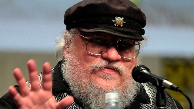 George R.R. Martin tiene un mal presentimiento sobre la huelga: su contrato con HBO se ha suspendido pero 'La casa del dragón' continúa noticias imagen