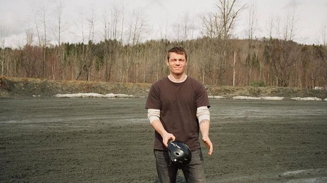 "Sólo respondo porque tengo que hacerlo": por qué el protagonista de 'El agente nocturno' no quiere encajar en el molde de Hollywood noticias imagen