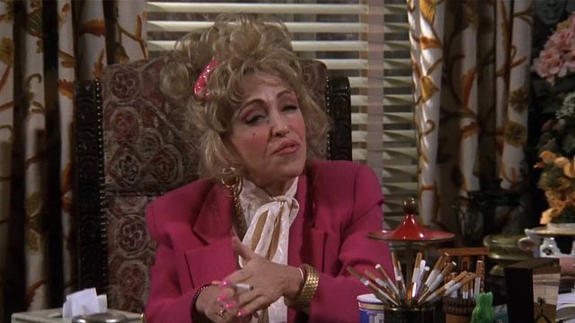 La actriz que interpreta dos personajes en 'Friends' y he tardado 30 años en reconocer noticias imagen