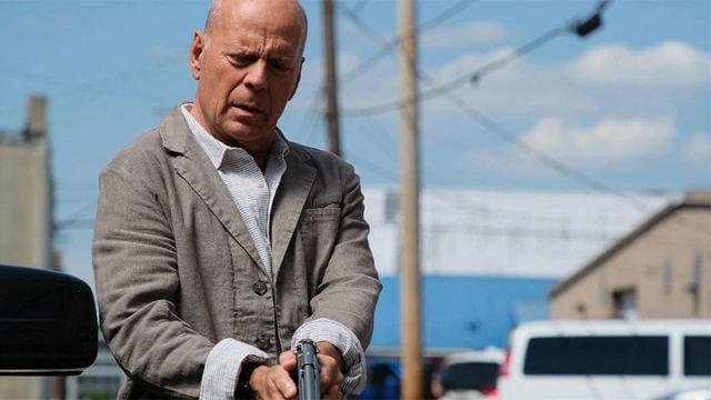 Así es la última película de Bruce Willis antes de retirarse por enfermedad: un 'thriller' de acción y ciencia ficción que se estrena este año (aunque en España tendremos que esperar)