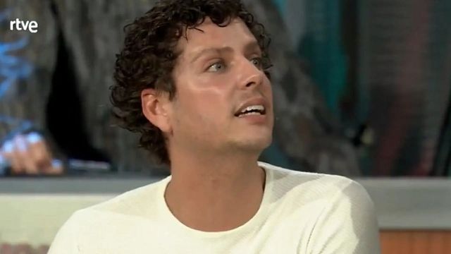 Eduardo Casanova revela en 'La Revuelta' que probó una tarta de marihuana con algunos compañeros de 'Aída': "Muy buena, pero no lo sabía" noticias imagen