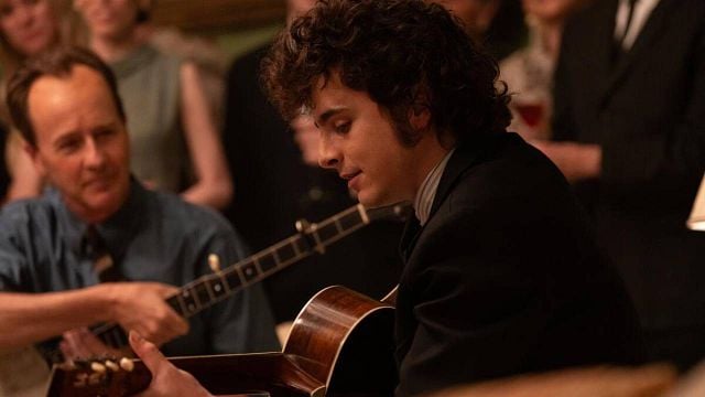 "Se subió al escenario y dio un concierto entero": Timothée Chalamet se transformó tanto en Bob Dylan para 'A Complete Unknown' que confundió a la gente noticias imagen