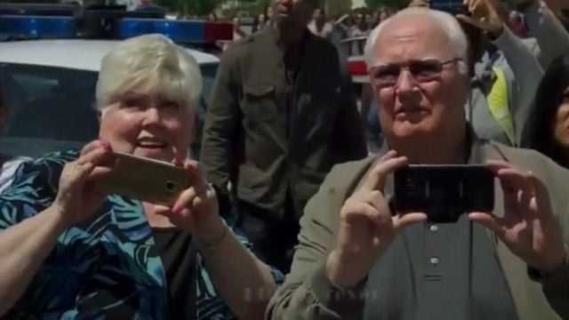 James Gunn incluyó a sus padres en 'Guardianes de la Galaxia Vol. 2' y les llamó "Viejo Extraño" y "La Amante del Viejo Extraño" noticias imagen