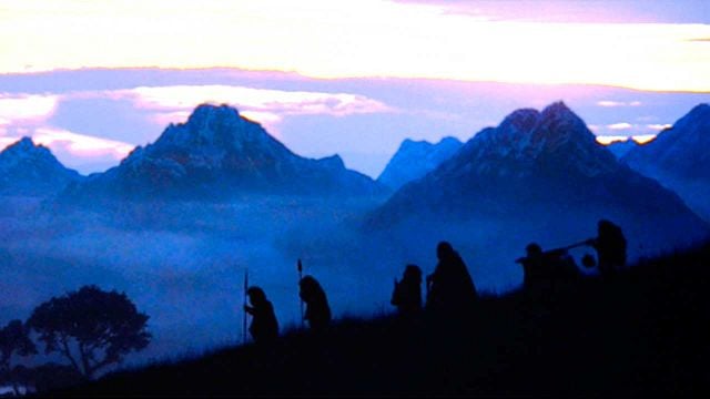 Hoy en TV: 1,5 millones de españoles fueron al cine a ver esta película de fantasía que volvió como serie 34 años después noticias imagen