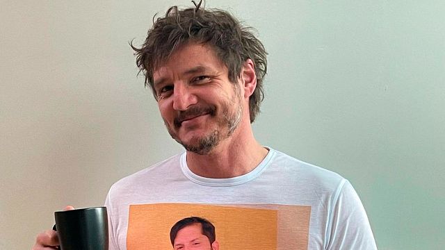 La icónica pose de Pedro Pascal tiene una tierna razón detrás. Y vas a quererle todavía más noticias imagen