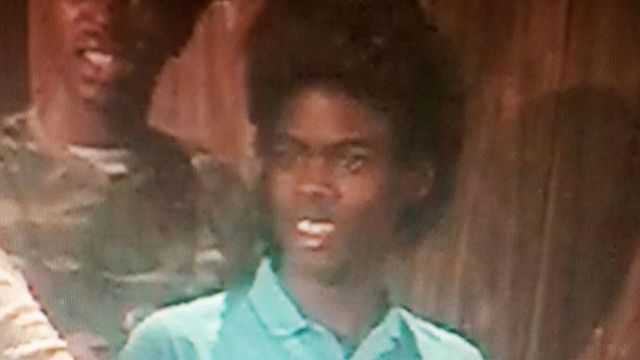 Hace 40 años tuvo el papel de "Persona al lado del teléfono durante una pelea", pero acabó presentando los Óscar. ¿Le reconoces? noticias imagen