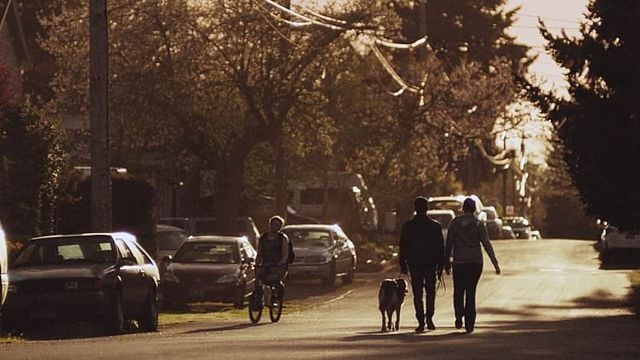 Sólo dura hora y media, tiene puntuación casi perfecta y es la clase de película que Netflix ya no estrenaría hoy día noticias imagen