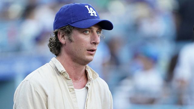 Estas son las zapatillas deportivas que Jeremy Allen White, protagonista de 'The Bear', no puede dejar de llevar después de seis años noticias imagen