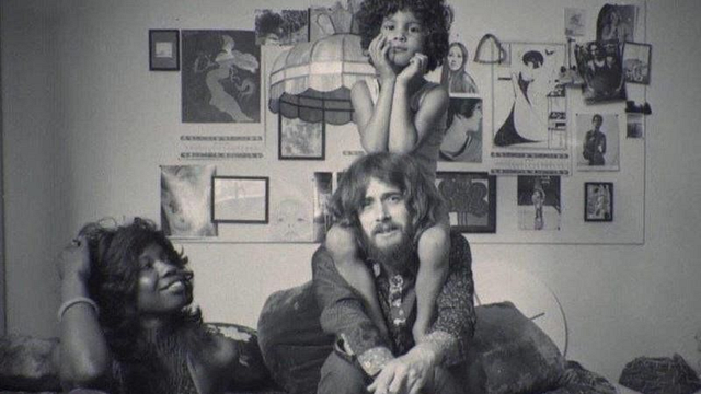 De niño creció rodeado de leyendas como David Bowie, Janis Joplin y Neil Young: Saul luego creció para ser considerado un icono de la música noticias imagen