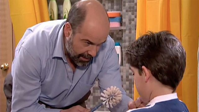 Telecinco tiene el plan perfecto para que los últimos 20 años te caigan como una losa: un reencuentro de 'Los Serrano' noticias imagen