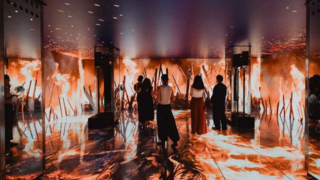 La historia de Poniente escrita en cristal y fuego: Casa Batlló acoge una instalación única por el estreno de 'La casa del dragón' noticias imagen