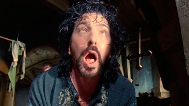 En 1990, Alan Rickman reescribió en secreto este éxito de taquilla porque el guion "era terrible" y lo convirtió en un clásico noticias imagen