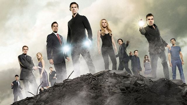 Es una de las mejores series de ciencia ficción, pero cuando los fans pillaron este agujero de guion los creadores dijeron: "cree que fue salvado por Dios. Nos quedamos con eso" noticias imagen